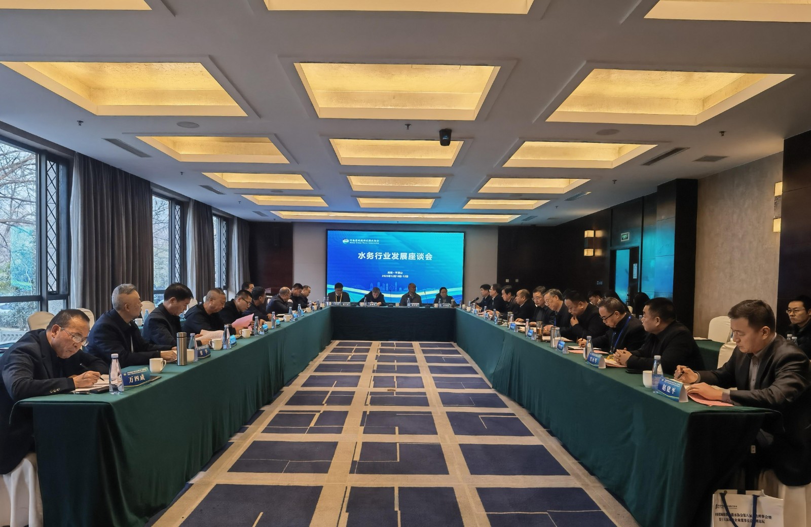 0841594958685193.jpg 0841594958685193.jpg